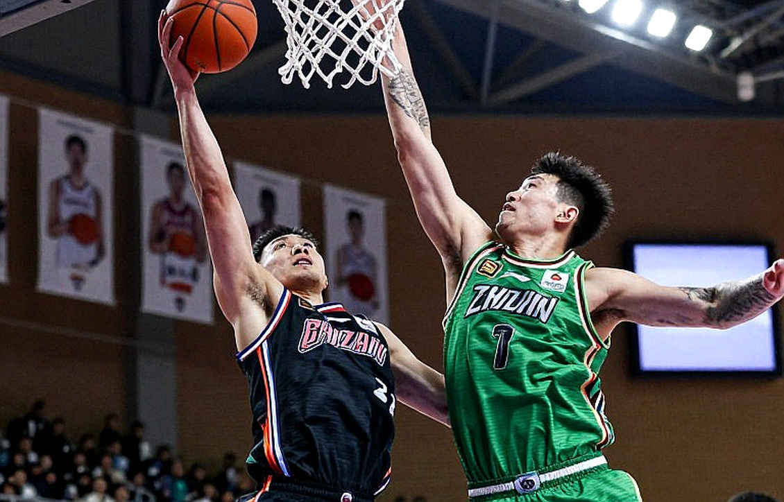 Hiệp bốn 28-8: Panathinaikos thắng Karditsa bằng chiều sâu đội hình