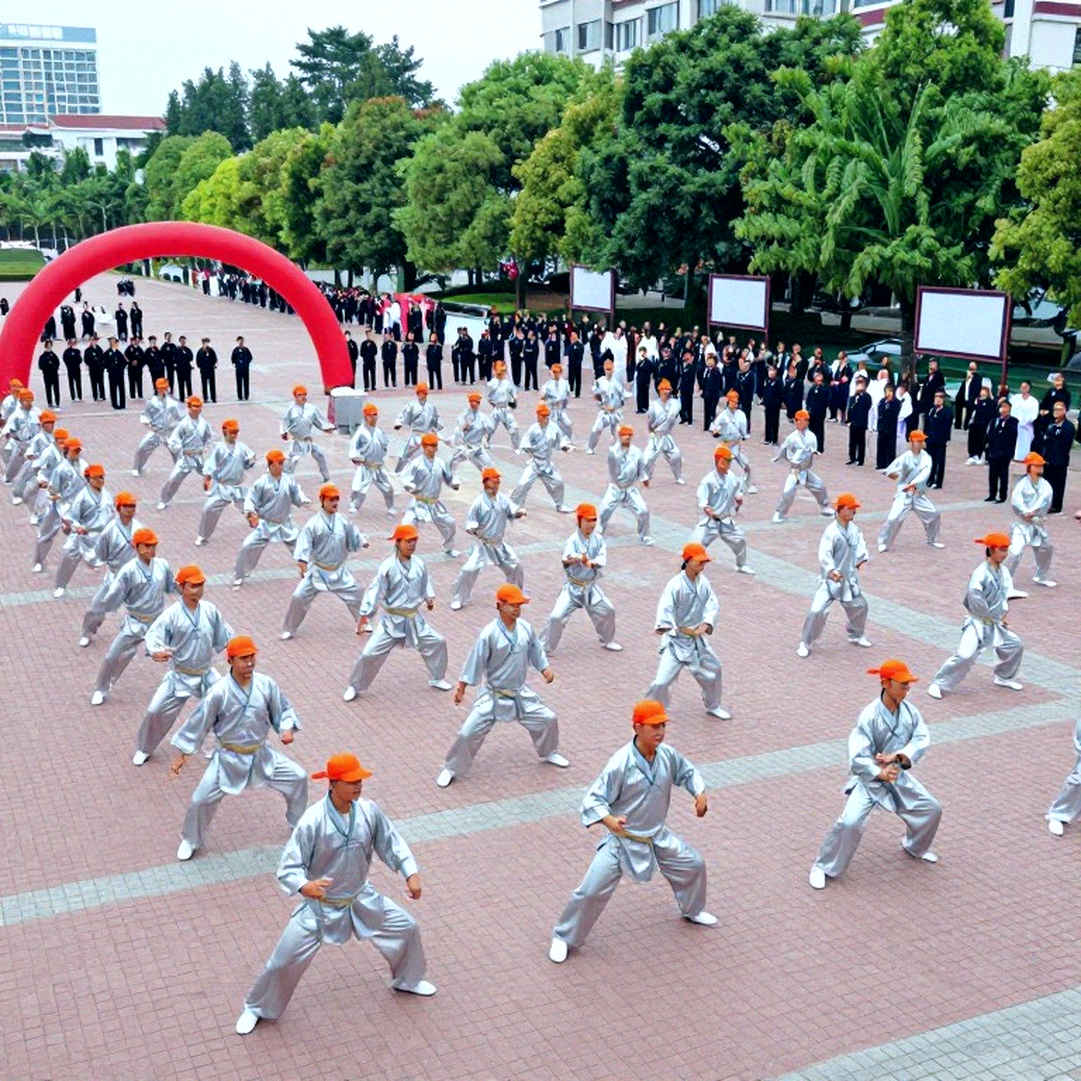 Inam Butt: Đôi mắt, tấm huy chương bạc và lỗ hổng quản trị của làng vật Pakistan