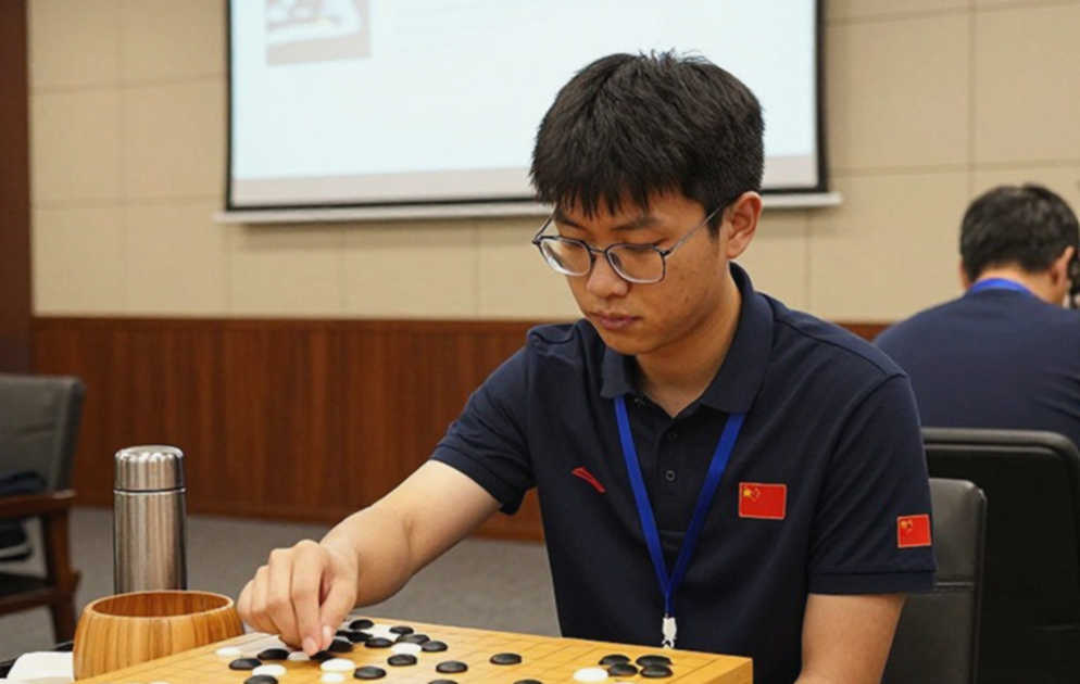 Khi tiêu đề nói một đằng, ChessBase Magazine #225 viết một nẻo