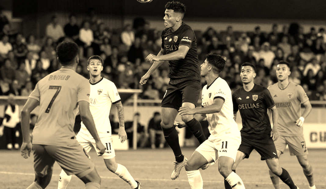 Cruz Azul và cậu bé Ricky: Khi một cử chỉ bàn tay trở thành kiến trúc của niềm tin Cruz Azul và cậu bé Ricky: Khi một cử chỉ bàn tay trở thành kiến trúc của niềm tin