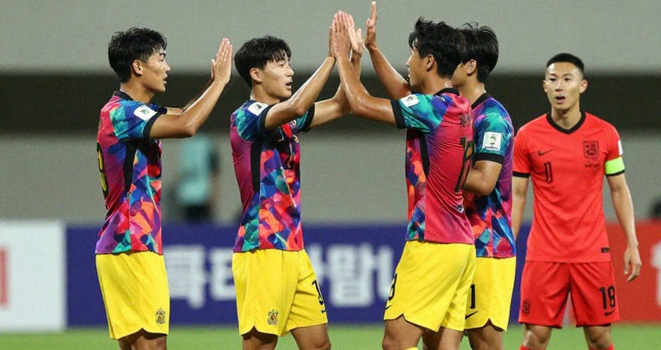 Quả phạt đền ở Mönchengladbach: tiếng thì thầm phòng thay đồ và bài học cho V.League Quả phạt đền ở Mönchengladbach: tiếng thì thầm phòng thay đồ và bài học cho V.League