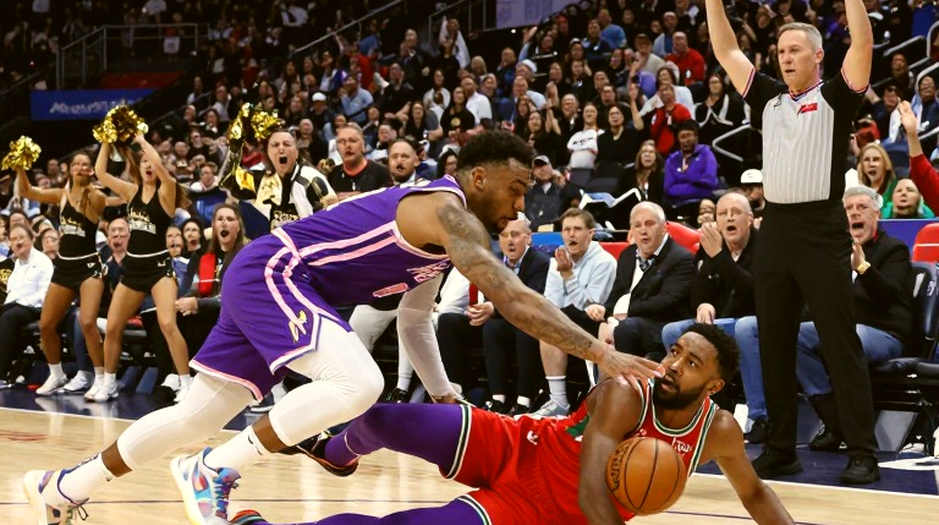 Lonzo Ball, đầu gối và câu hỏi không đội nào trả lời: 35 trận, 27,2% ném ba Lonzo Ball, đầu gối và câu hỏi không đội nào trả lời: 35 trận, 27,2% ném ba