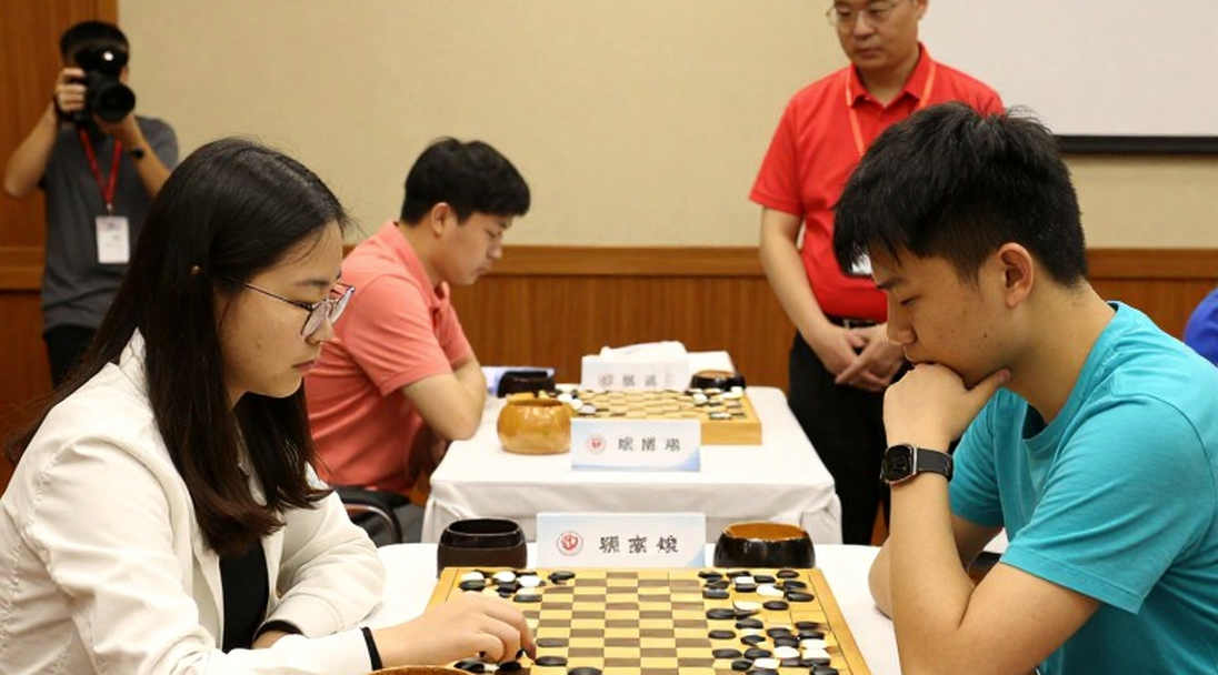 Bent Larsen, Carlsen and 60 Minutes of Scandinavian Defence: What Is Really Inside the Master Class Vol. 20 Box Bent Larsen, Carlsen and 60 Minutes of Scandinavian Defence: What Is Really Inside the Master Class Vol. 20 Box