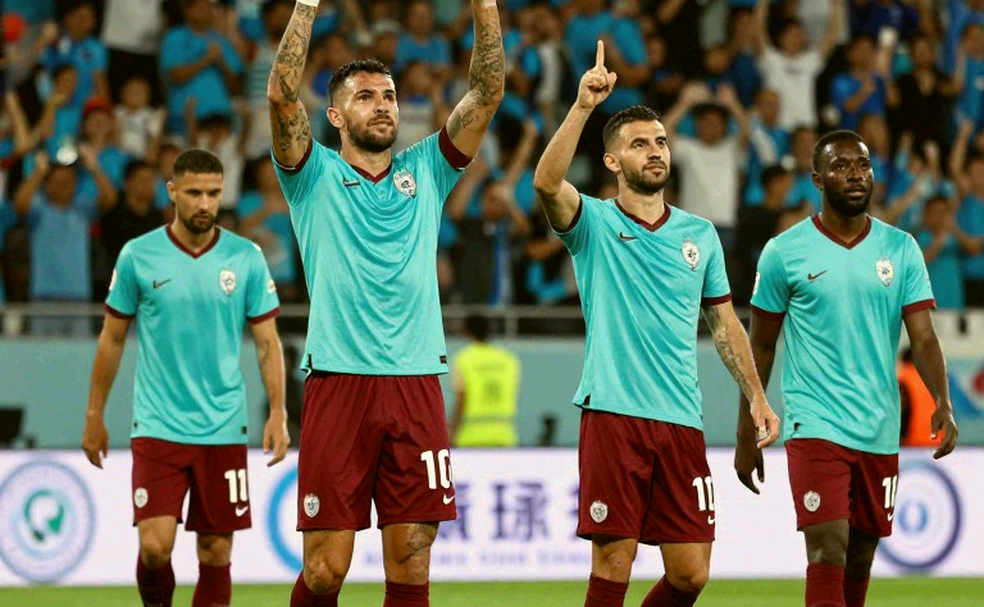 Kartal rút Oğuz Aydın khi đang dẫn 2-0: một quyết định đúng bị phán xử bằng bàn thua phút cuối