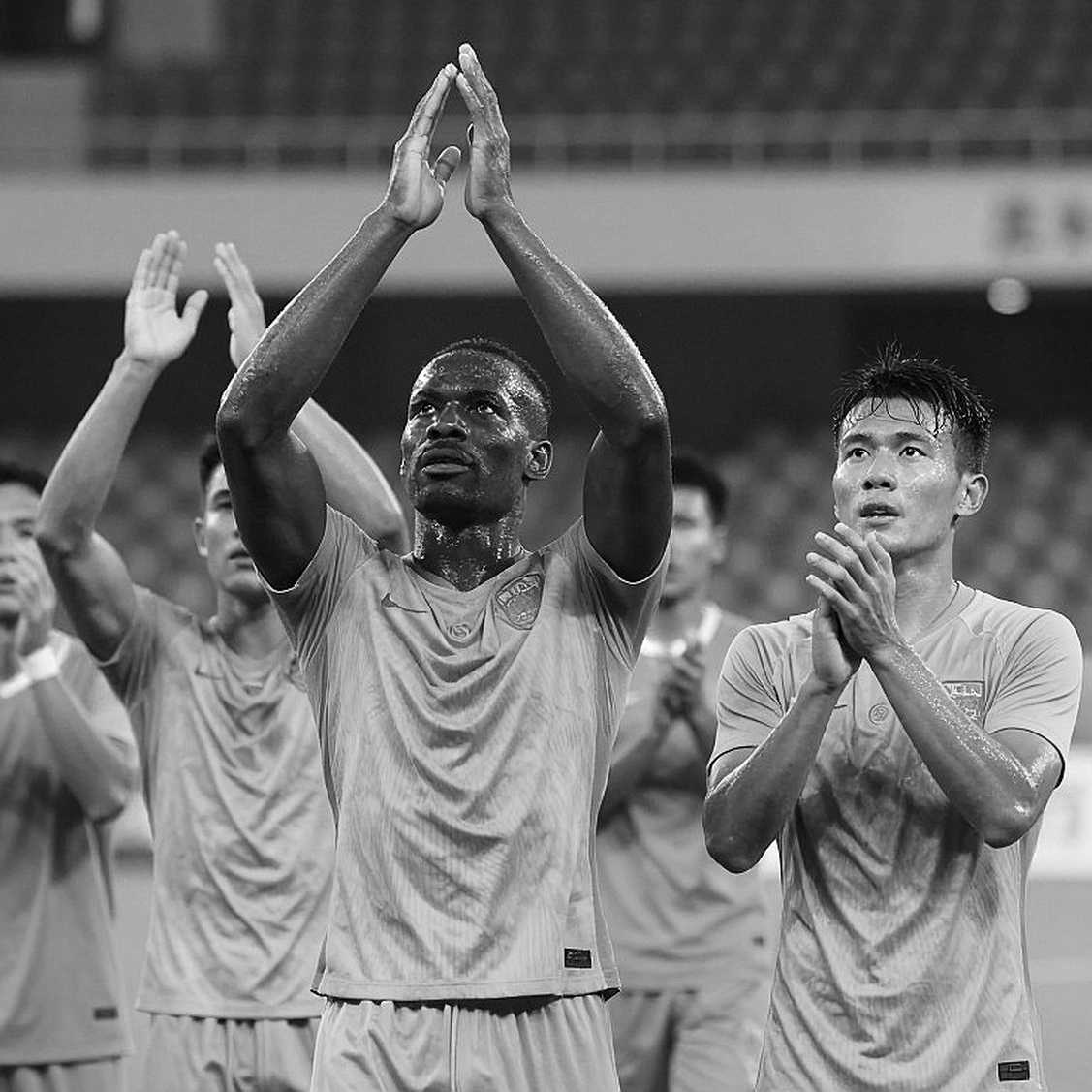 Cáo phó Freddie Jackson bị dán nhãn 'bóng đá': lỗ hổng quản trị dữ liệu của ngành thể thao số